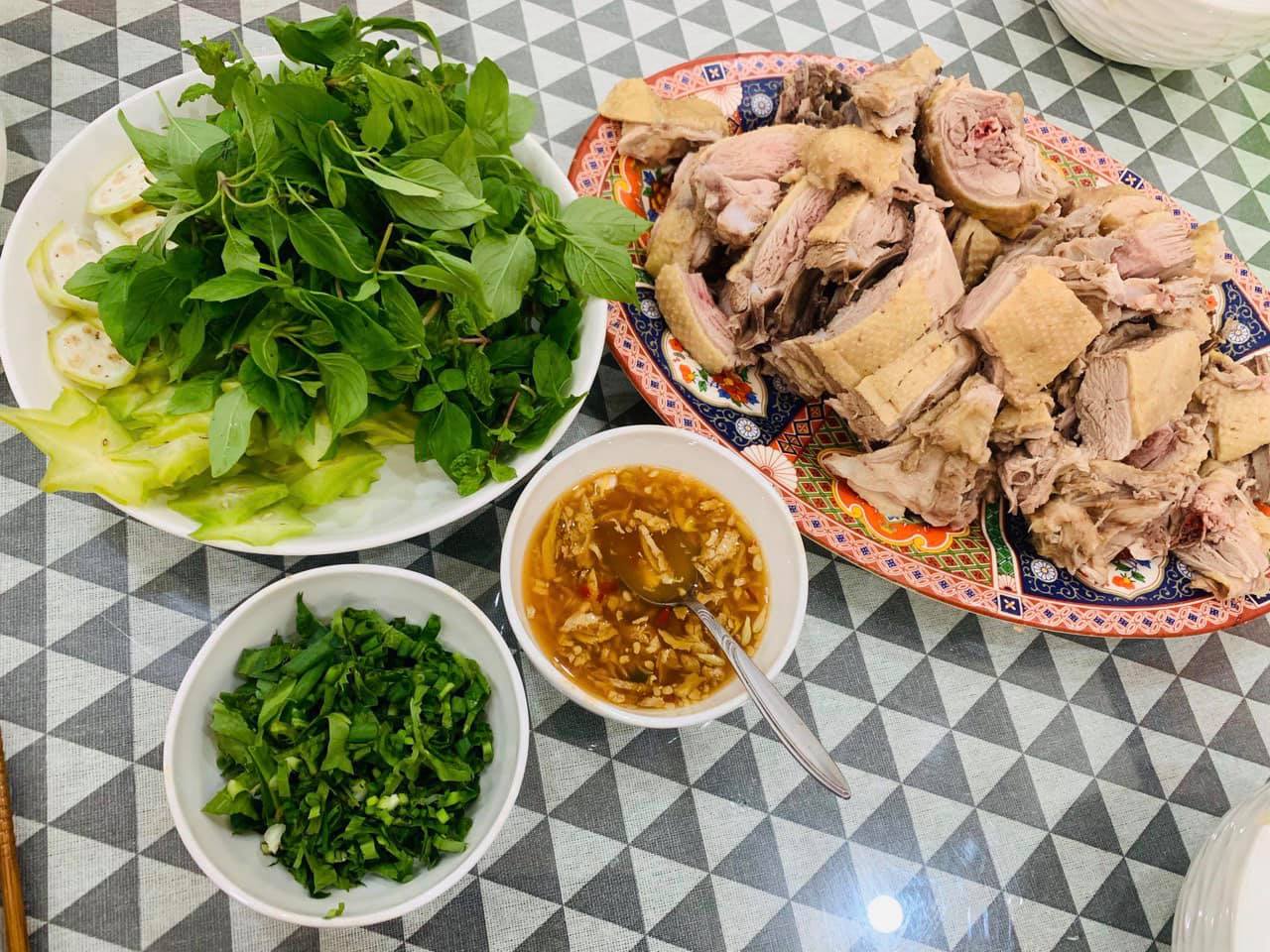 Gợi ý mâm cúng tết Đoan Ngọ đúng chuẩn đơn giản dễ làm - Ảnh 3. Gợi ý mâm cúng tết Đoan Ngọ đúng chuẩn đơn giản dễ làm - Ảnh 3.