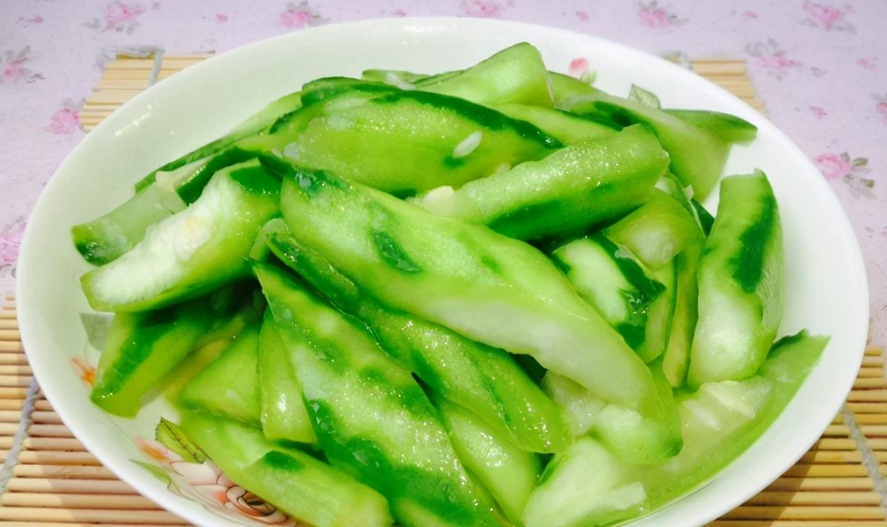 Xào mướp cần thêm 1 bước này, mướp sẽ xanh non ngon miệng, không thâm đen - Ảnh 1. Xào mướp cần thêm 1 bước này, mướp sẽ xanh non ngon miệng, không thâm đen - Ảnh 1.