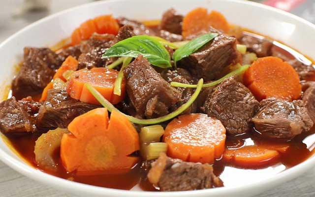 Hầm thịt bò đừng cho ngay 2 gia vị này, thịt sẽ khô cứng, mất ngon - Ảnh 1. Hầm thịt bò đừng cho ngay 2 gia vị này, thịt sẽ khô cứng, mất ngon - Ảnh 1.