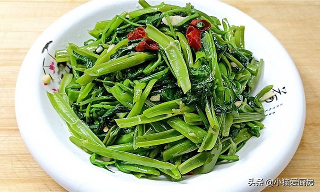 Xào rau muống bị thâm đen, không giòn ngon do chưa biết mẹo này - Ảnh 2. Xào rau muống bị thâm đen, không giòn ngon do chưa biết mẹo này - Ảnh 2.