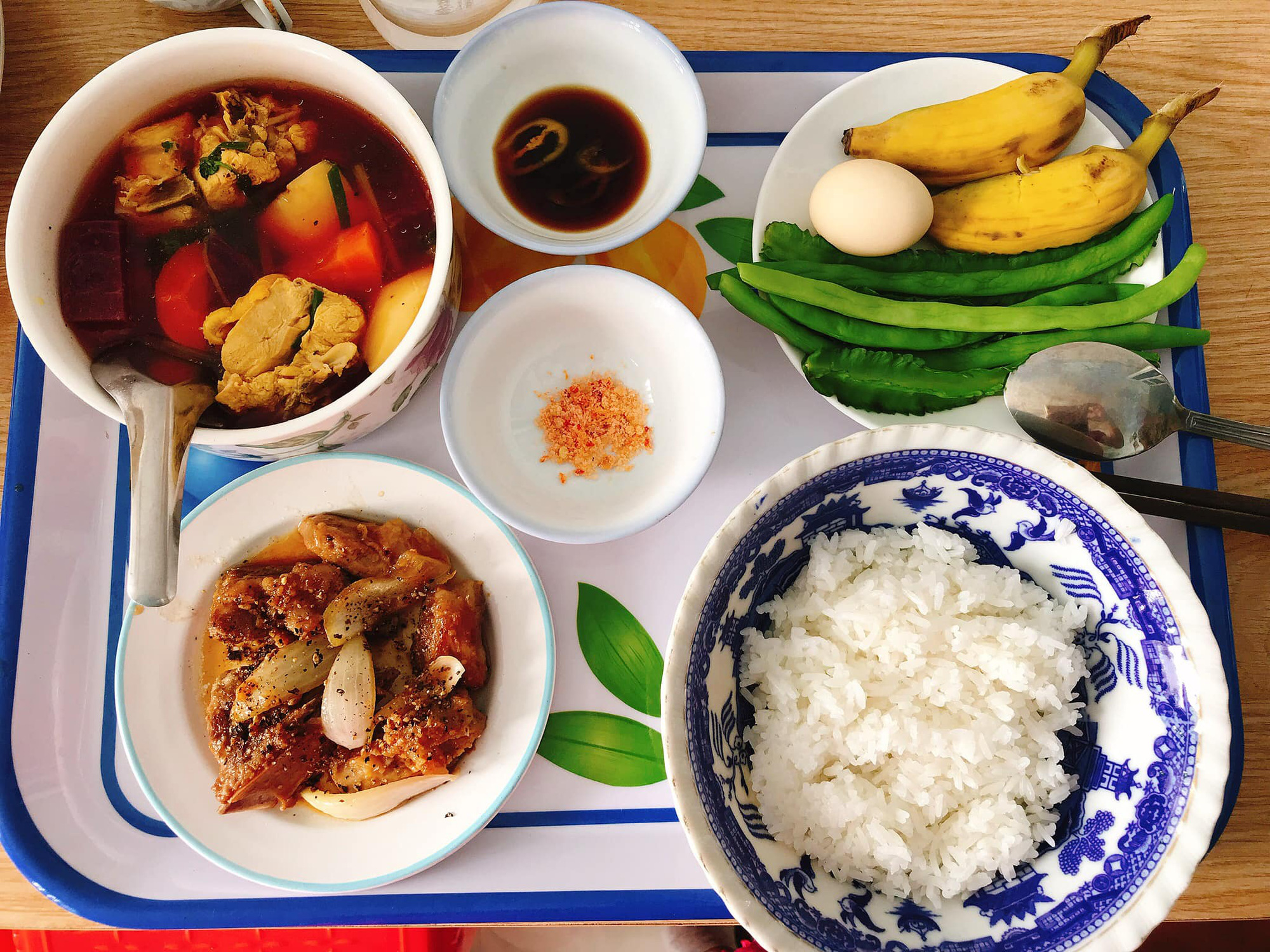 Mẹ bỉm khoe mâm cơm cữ ‘chuẩn bà ngoại nấu’ vừa đủ chất vừa gọi sữa về "ồ ạt" - Ảnh 6.