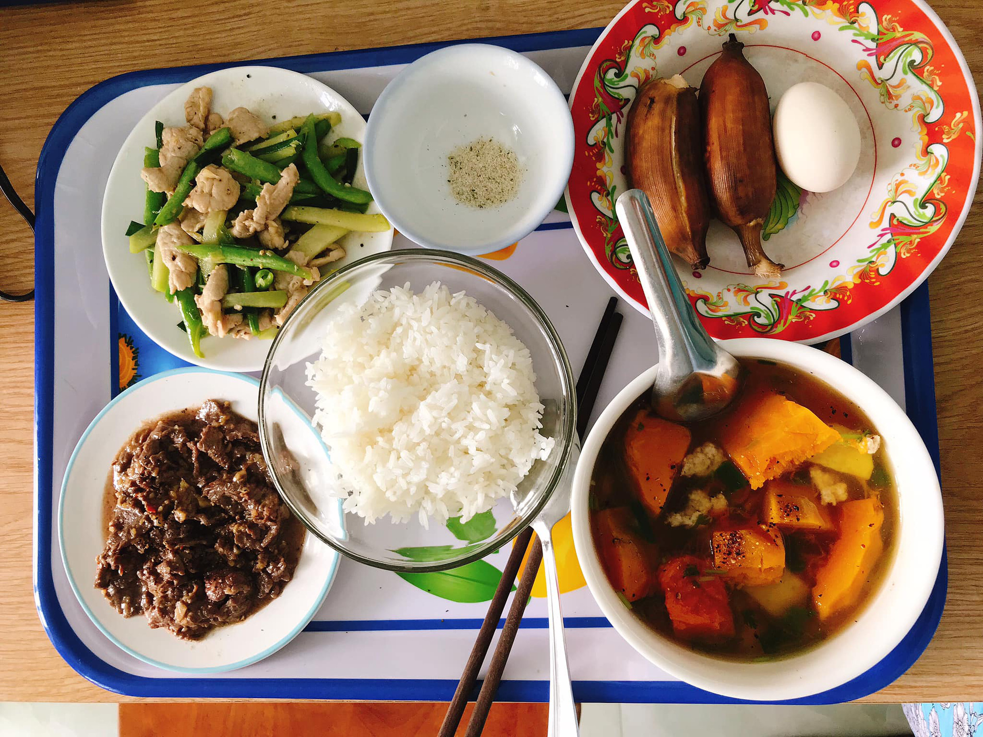 Mẹ bỉm khoe mâm cơm cữ ‘chuẩn bà ngoại nấu’ vừa đủ chất vừa gọi sữa về "ồ ạt" - Ảnh 9.