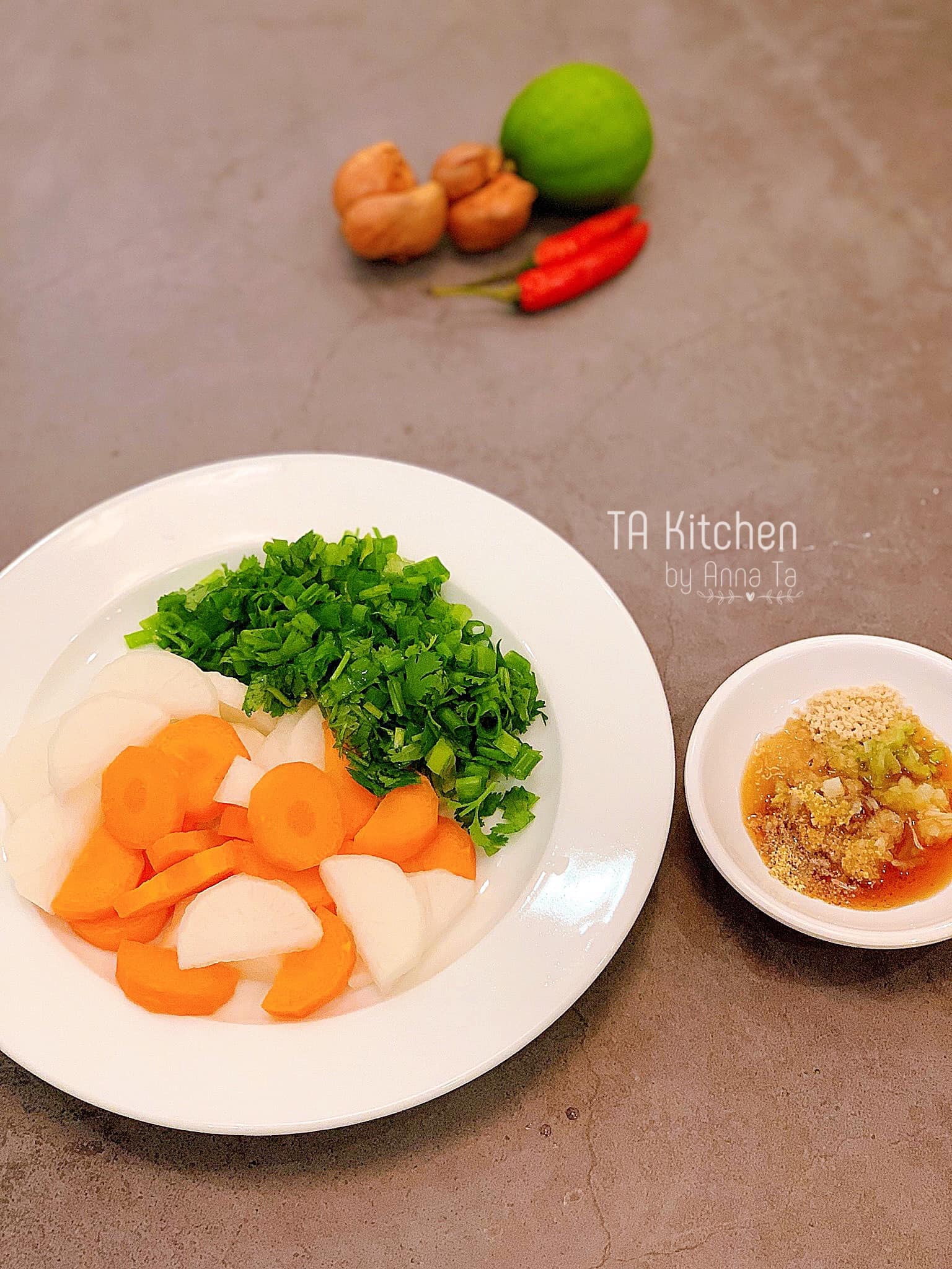 Đổi món cho bữa sáng với nui sườn sụn đuôi heo - Ảnh 3. Đổi món cho bữa sáng với nui sườn sụn đuôi heo - Ảnh 3.