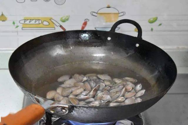 Ngao xào cay - Ảnh 6. Ngao xào cay - Ảnh 6.