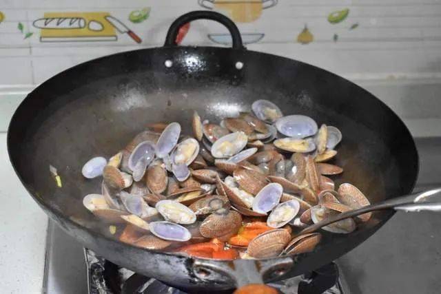 Ngao xào cay - Ảnh 9. Ngao xào cay - Ảnh 9.