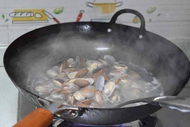 Ngao xào cay - Ảnh 7. Ngao xào cay - Ảnh 7.