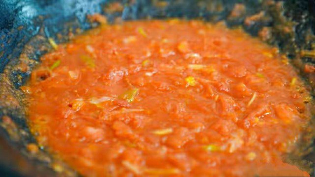 Muốn nấu canh cà chua trứng nổi vân đẹp, thơm ngon, không tanh nên "bỏ túi" bí quyết này - Ảnh 4.