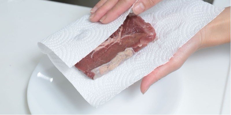 Xào, rán bị bắn dầu, làm theo 6 mẹo này đảm bảo nấu ăn an toàn, sạch bóng - Ảnh 4. Xào, rán bị bắn dầu, làm theo 6 mẹo này đảm bảo nấu ăn an toàn, sạch bóng - Ảnh 4.