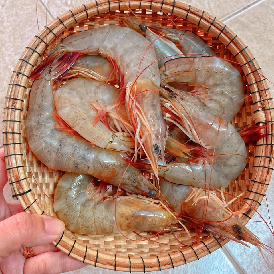 Mách bạn cách làm món tôm rim mật ong dầu hào, ăn là nghiền - Ảnh 5. Mách bạn cách làm món tôm rim mật ong dầu hào, ăn là nghiền - Ảnh 5.