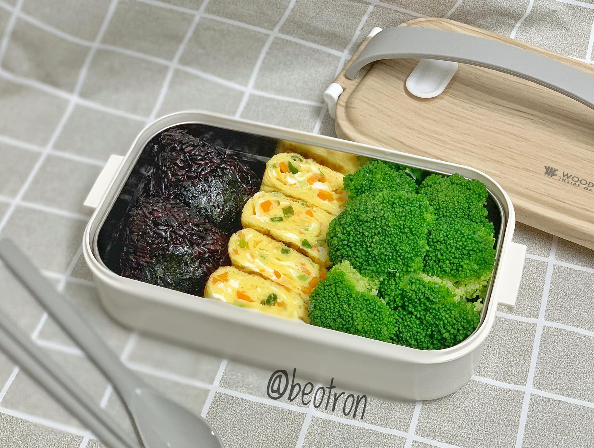 "Lác mắt" với hộp cơm văn phòng cô vợ đảm chuẩn bị cho chồng mỗi ngày - Ảnh 21.
