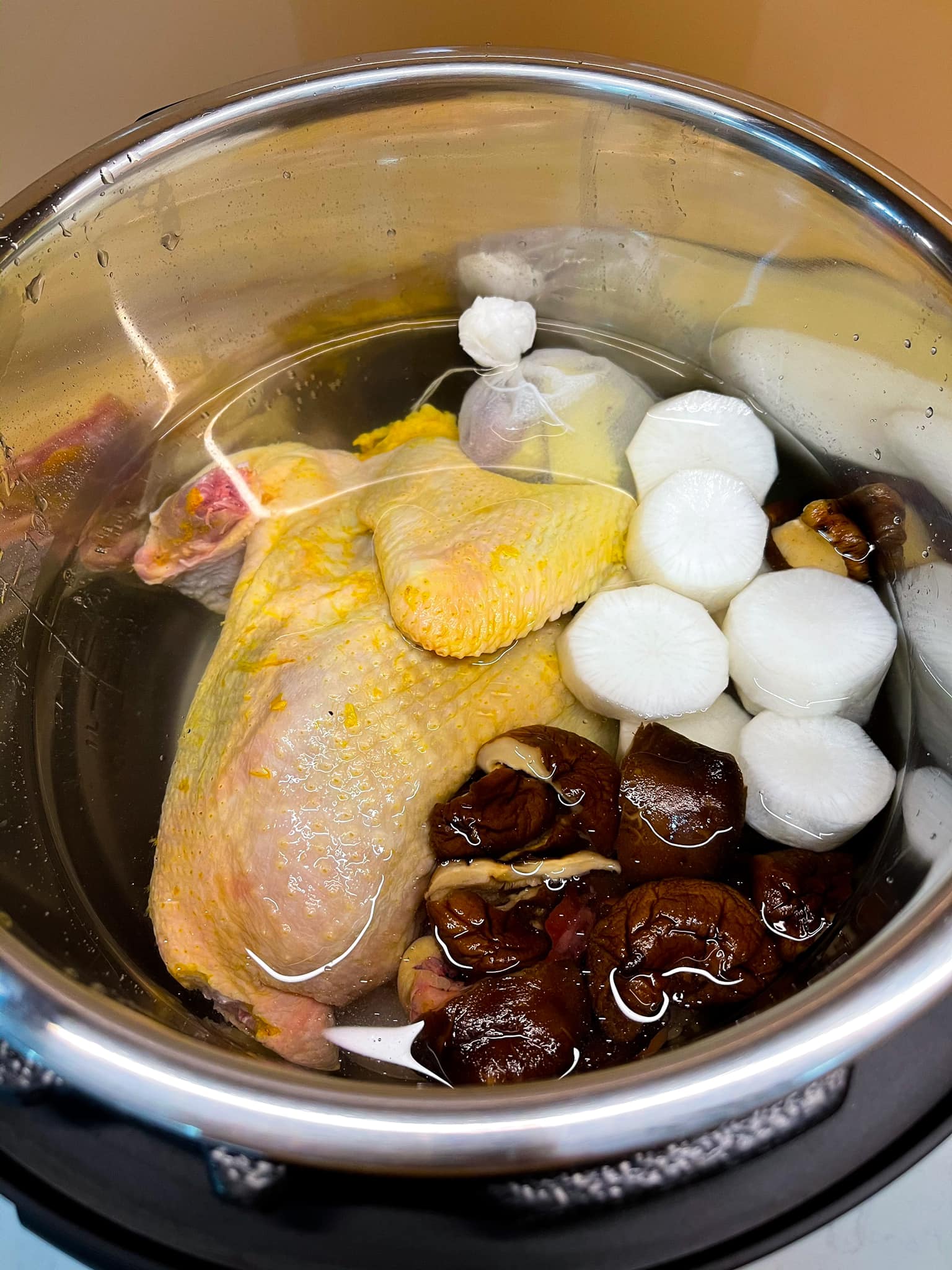 Bí quyết nấu món miến măng gà thơm ngon cho ngày Tết - Ảnh 2.