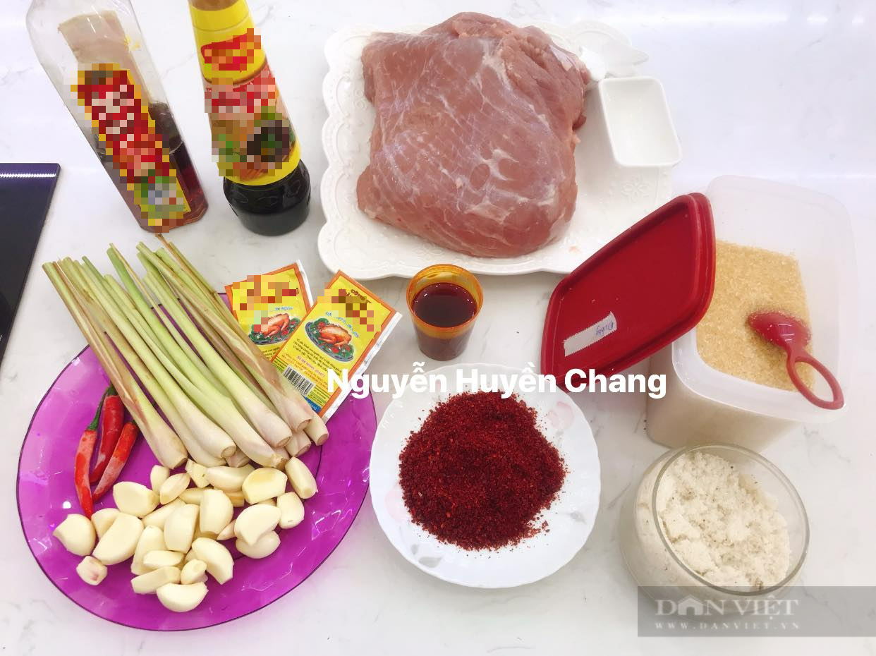 Bí quyết làm món khô heo cháy tỏi thơm ngon, màu đẹp tự nhiên cho Tết sum vầy - Ảnh 2. Bí quyết làm món khô heo cháy tỏi thơm ngon, màu đẹp tự nhiên cho Tết sum vầy - Ảnh 2.