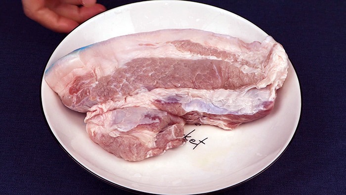 Rã đông thịt dùng nước nóng là sai, chỉ cần 2 gia vị này thịt dã đông vẫn tươi ngon - Ảnh 4. Rã đông thịt dùng nước nóng là sai, chỉ cần 2 gia vị này thịt dã đông vẫn tươi ngon - Ảnh 4.