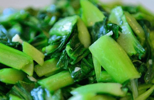 Xào rau chần qua nước sôi, bảo sao rau xào thâm đen, nhũn còn nhạt nhẽo - Ảnh 3.