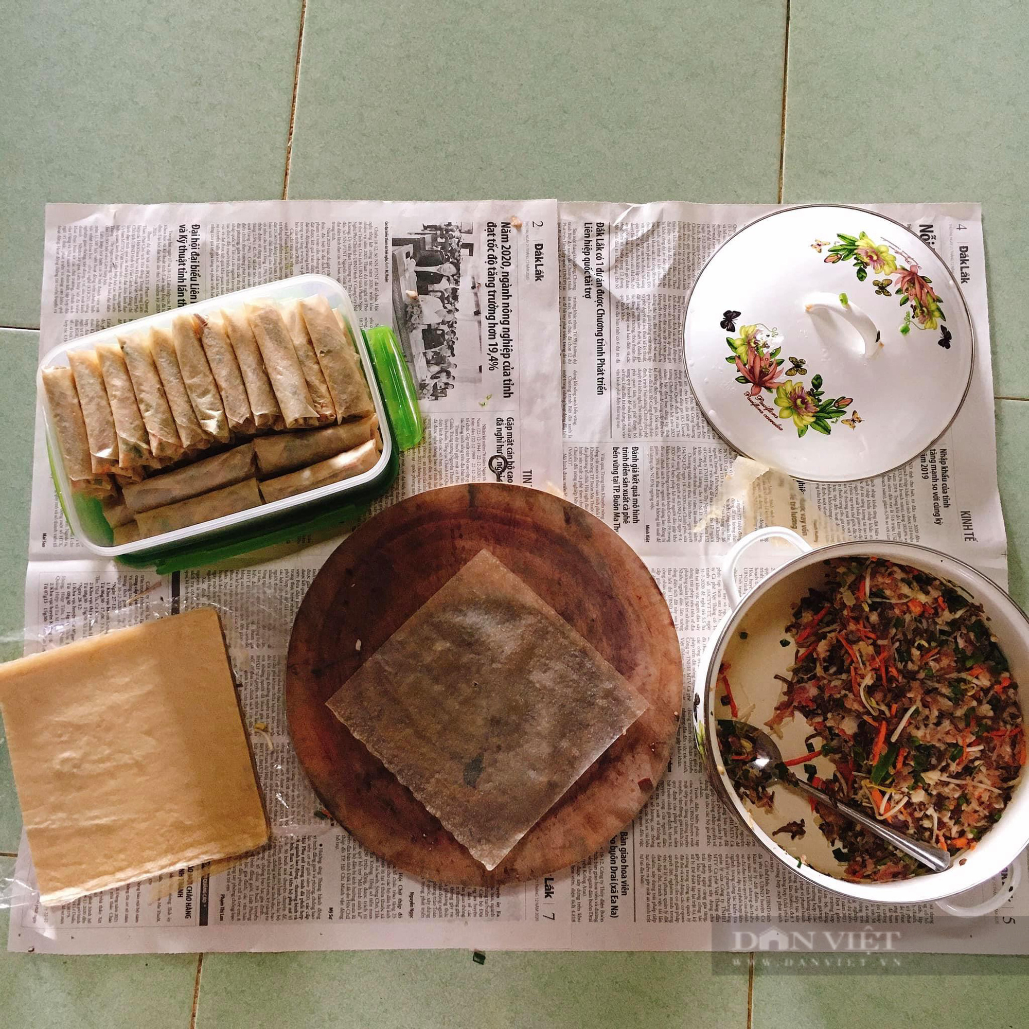 Mẹo nhỏ để cuốn nem tròn đẹp, đều tăm tắp (Bài Tết) - Ảnh 2. Mẹo nhỏ để cuốn nem tròn đẹp, đều tăm tắp (Bài Tết) - Ảnh 2.