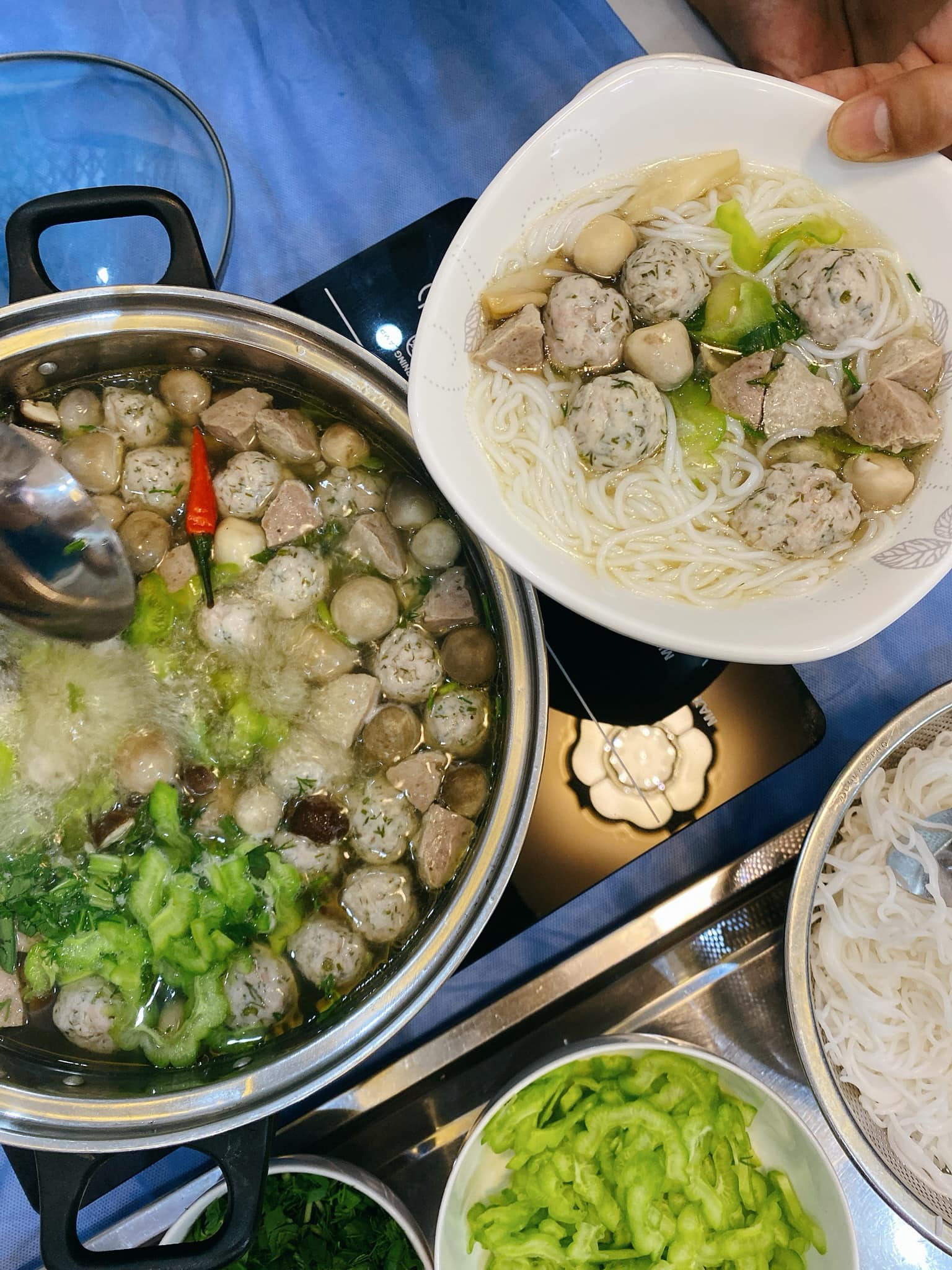 Lạ miệng với lẩu cá thác lác khổ qua cho ngày mùa đông lạnh - Ảnh 3. Lạ miệng với lẩu cá thác lác khổ qua cho ngày mùa đông lạnh - Ảnh 3.