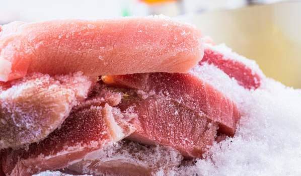 Rã đông thịt lợn đừng cho vào ngâm nước, làm 2 cách này vừa nhanh mà thịt vẫn tươi - Ảnh 2.