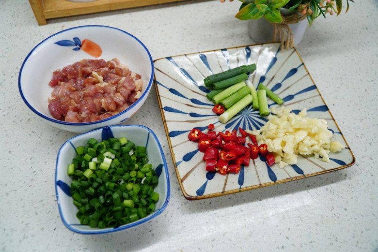 Đị chợ mà gặp nhân sâm dưới nước mua ngay, về rang với thịt lợn được món vừa ngon lại bổ - Ảnh 3. Đị chợ mà gặp nhân sâm dưới nước mua ngay, về rang với thịt lợn được món vừa ngon lại bổ - Ảnh 3.