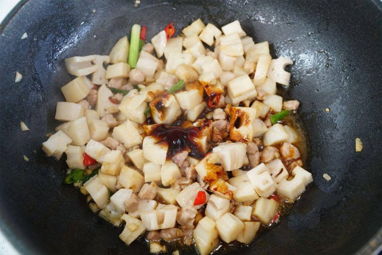 Đị chợ mà gặp nhân sâm dưới nước mua ngay, về rang với thịt lợn được món vừa ngon lại bổ - Ảnh 6. Đị chợ mà gặp nhân sâm dưới nước mua ngay, về rang với thịt lợn được món vừa ngon lại bổ - Ảnh 6.