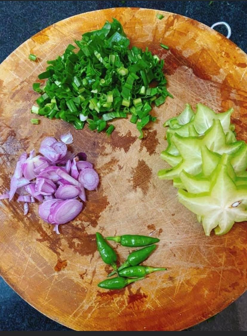 Canh cá chim nấu khế, chỉ cần cho thêm quả này vào, đảm bảo không tanh mà rất thơm ngon - Ảnh 3.