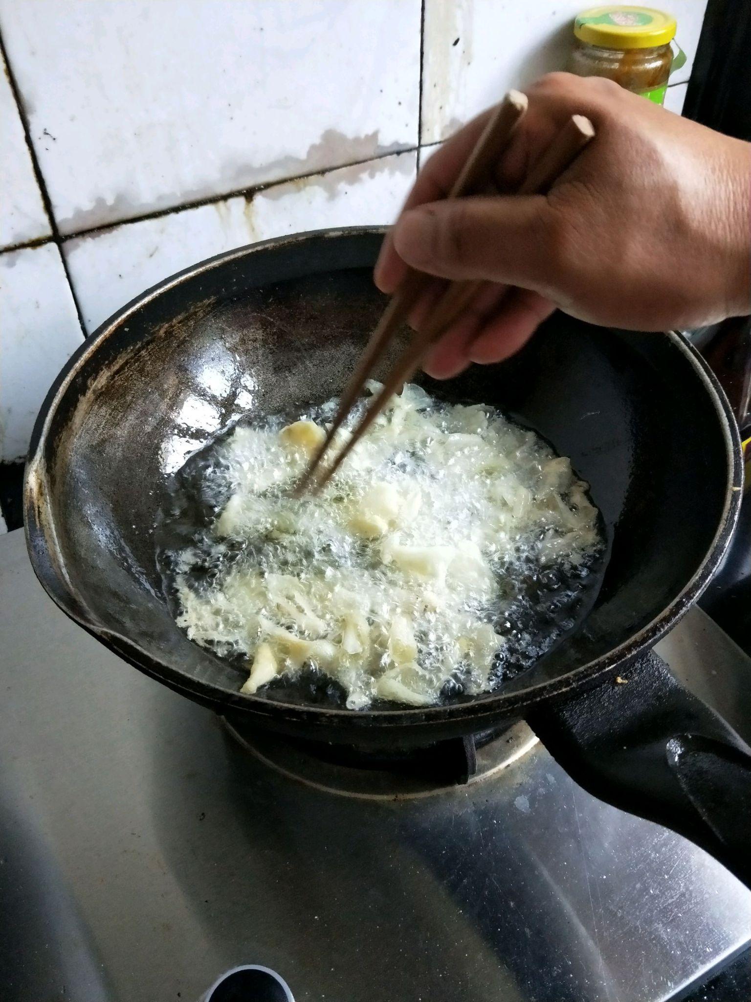 Ai mổ cá cũng vứt thứ này đi, không ngờ là bảo bối giàu dinh dưỡng, nấu món gì cũng ngon - Ảnh 3. Ai mổ cá cũng vứt thứ này đi, không ngờ là bảo bối giàu dinh dưỡng, nấu món gì cũng ngon - Ảnh 3.