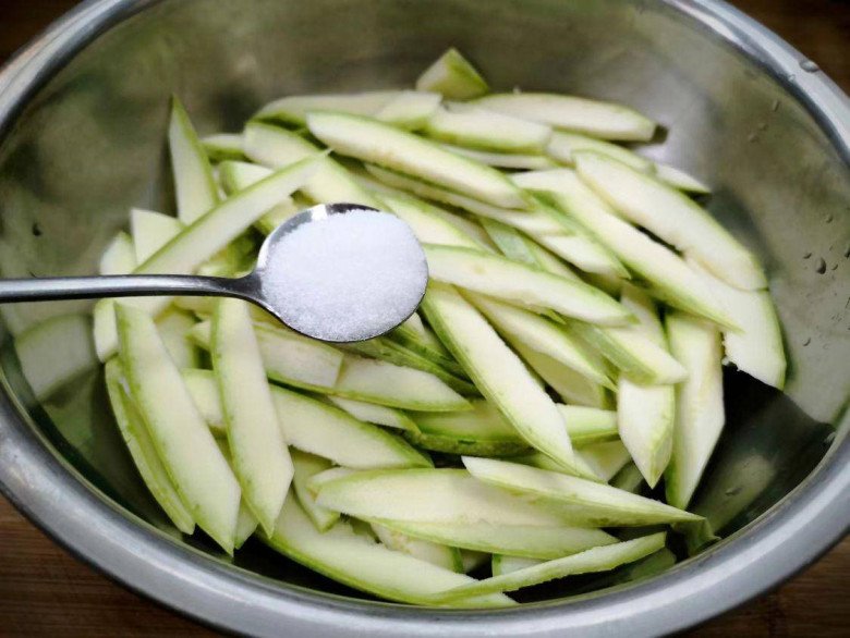 Quả này rẻ nhưng là kho dinh dưỡng thiên nhiên, đem xào thịt vừa ngon lại vừa bổ - Ảnh 3. Quả này rẻ nhưng là kho dinh dưỡng thiên nhiên, đem xào thịt vừa ngon lại vừa bổ - Ảnh 3.