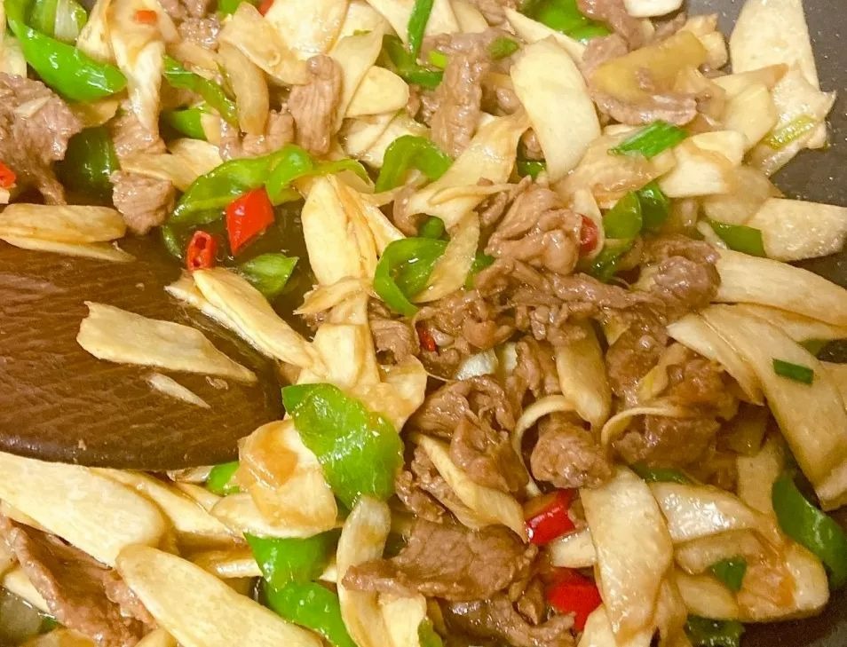 Loại củ hoang dã giờ thành đặc sản, được coi như "sâm nước", chế biến món ăn giòn ngọt, vạn người mê - Ảnh 8. Loại củ hoang dã giờ thành đặc sản, được coi như "sâm nước", chế biến món ăn giòn ngọt, vạn người mê - Ảnh 8.