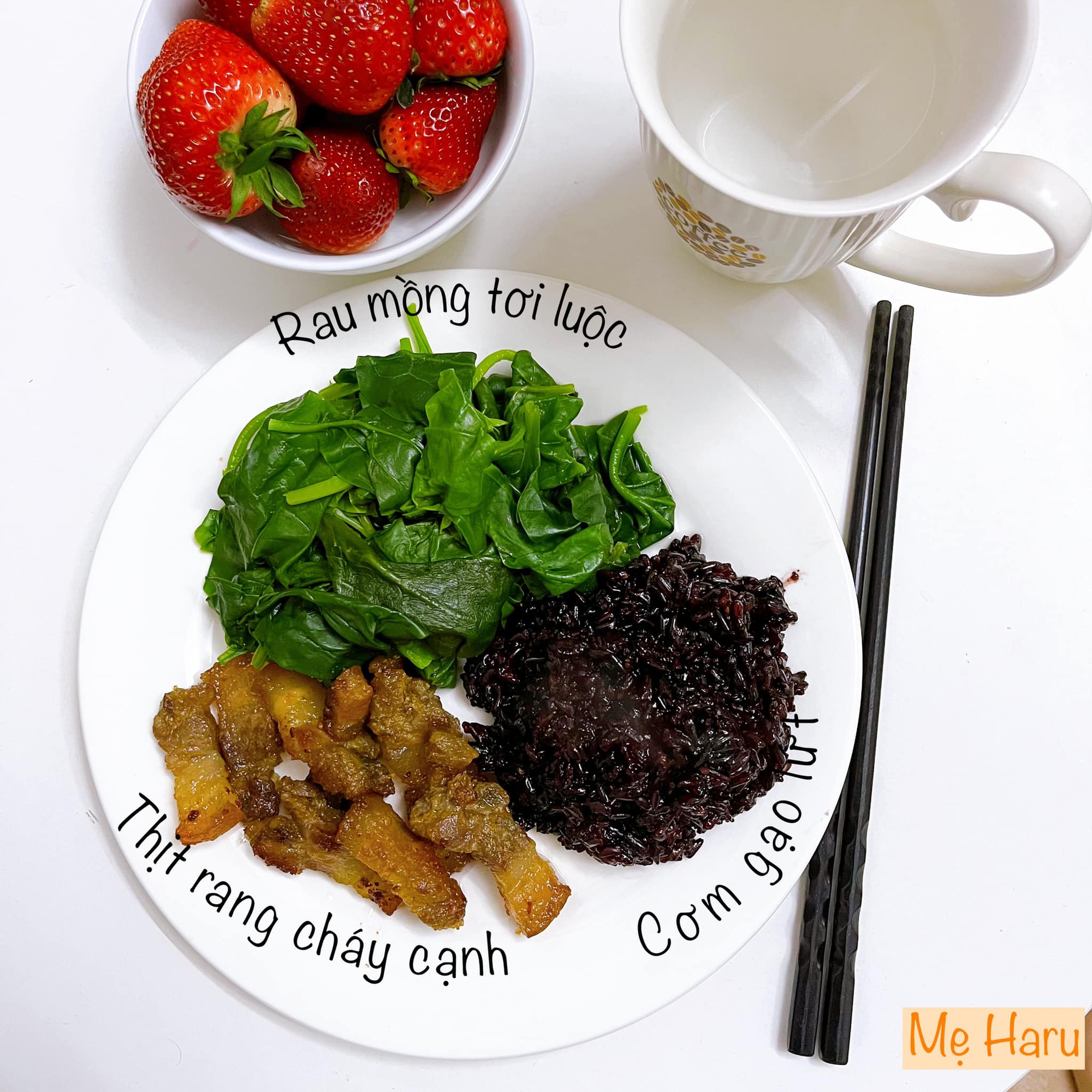 Mẹ trẻ 9X khiến không ít chị em phải trầm trồ khi chia sẻ thực đơn ở cữ ngon mắt đầy dinh dưỡng. - Ảnh 8. Mẹ trẻ 9X khiến không ít chị em phải trầm trồ khi chia sẻ thực đơn ở cữ ngon mắt đầy dinh dưỡng. - Ảnh 8.