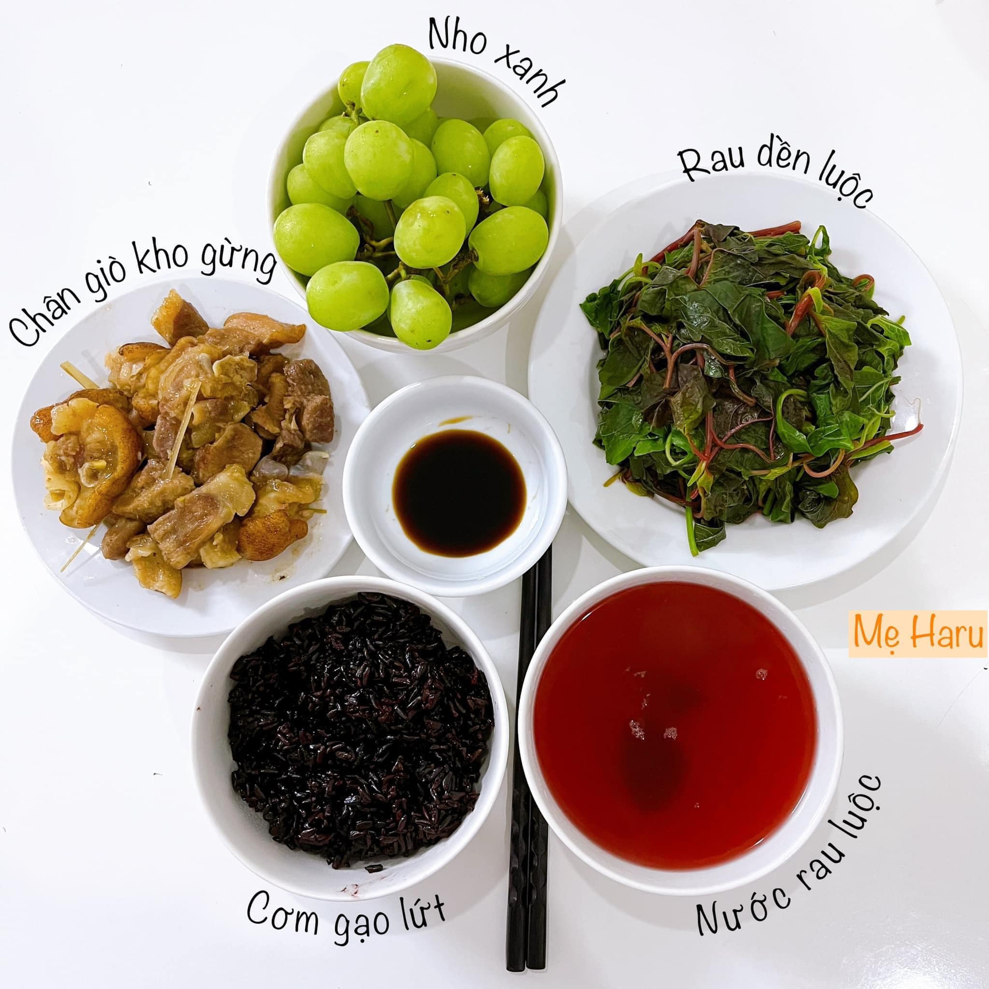 Mẹ trẻ 9X khiến không ít chị em phải trầm trồ khi chia sẻ thực đơn ở cữ ngon mắt đầy dinh dưỡng. - Ảnh 4. Mẹ trẻ 9X khiến không ít chị em phải trầm trồ khi chia sẻ thực đơn ở cữ ngon mắt đầy dinh dưỡng. - Ảnh 4.