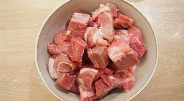 Hầm thịt bò cho thêm thứ này vào, không cần đến nồi áp suất thịt vẫn nhanh mềm ngon không dai - Ảnh 1.