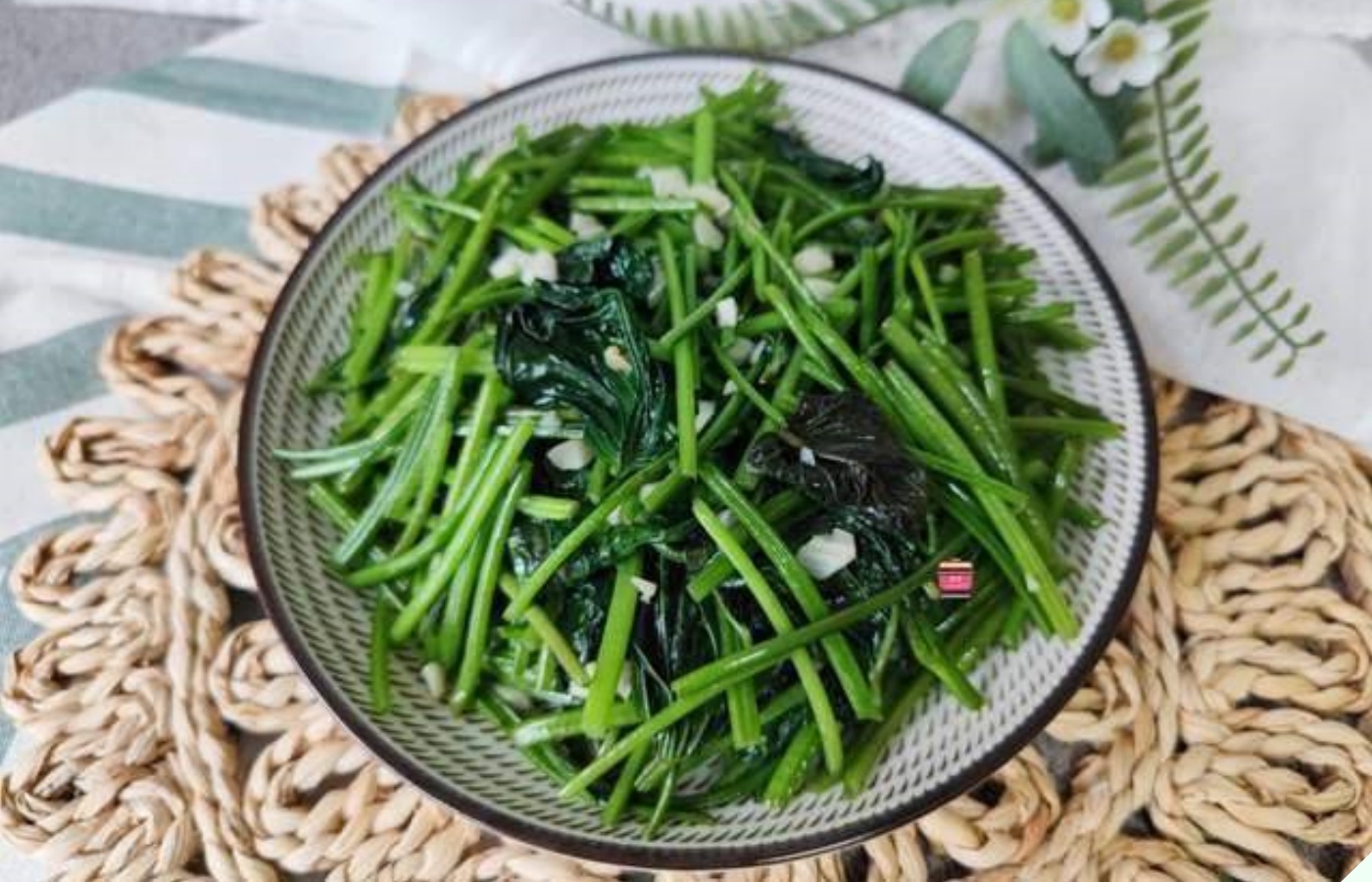 Loại rau là “nhân sâm trường thọ” ở Nhật săn lùng không có mà mua, người Việt giá rẻ lại bán đầy chợ - Ảnh 9.