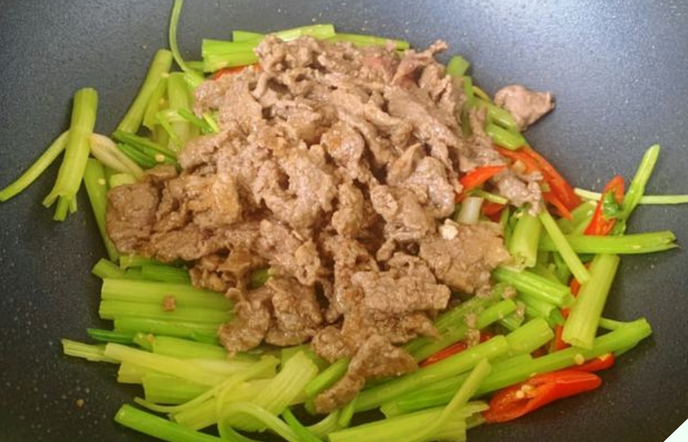 Xào thịt bò cứ cho loại gia vị này vào bảo sao thịt hôi tanh lại dai nhách, nhớ kỹ 5 bí kíp để thịt - Ảnh 5.