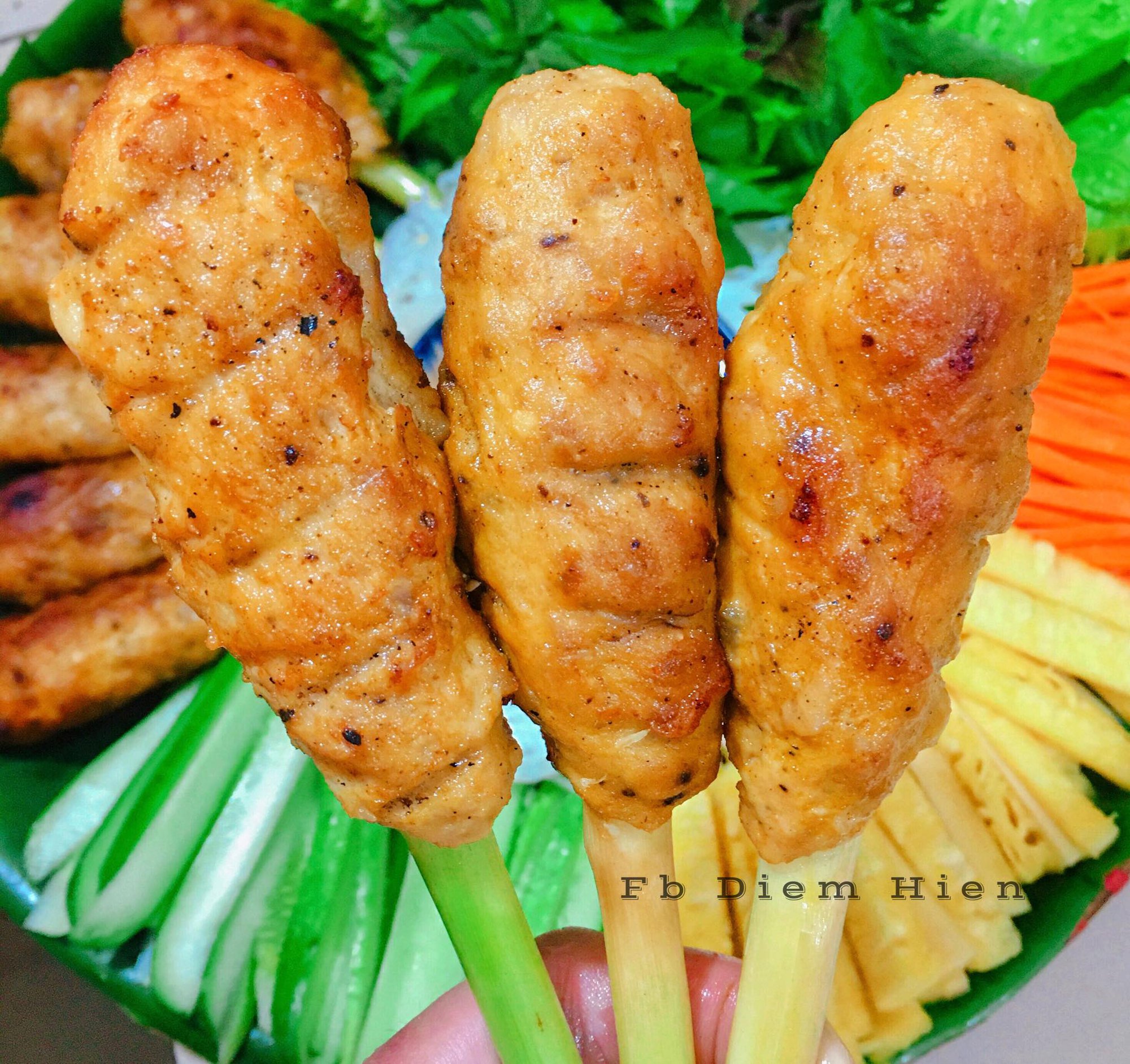 Mách bạn cách làm nem nướng thơm ngon tại nhà - Ảnh 1.