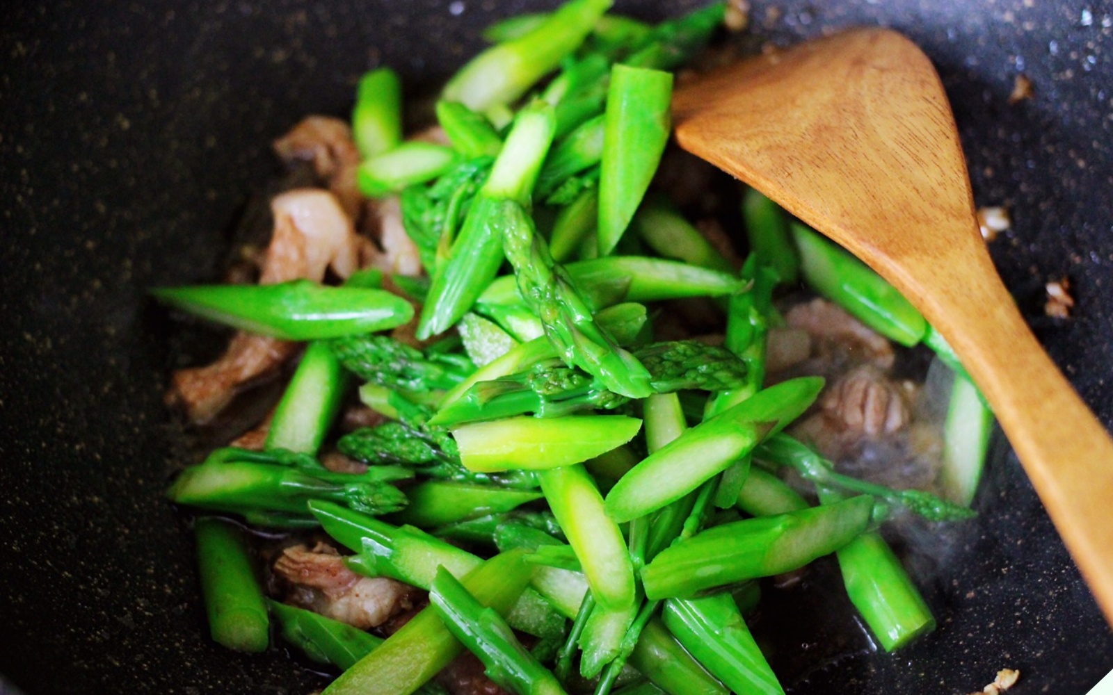 Loại rau "hoàng đế” đem xào chung cùng thứ này của lợn được món bổ tim, tăng cường sinh lực - Ảnh 9.