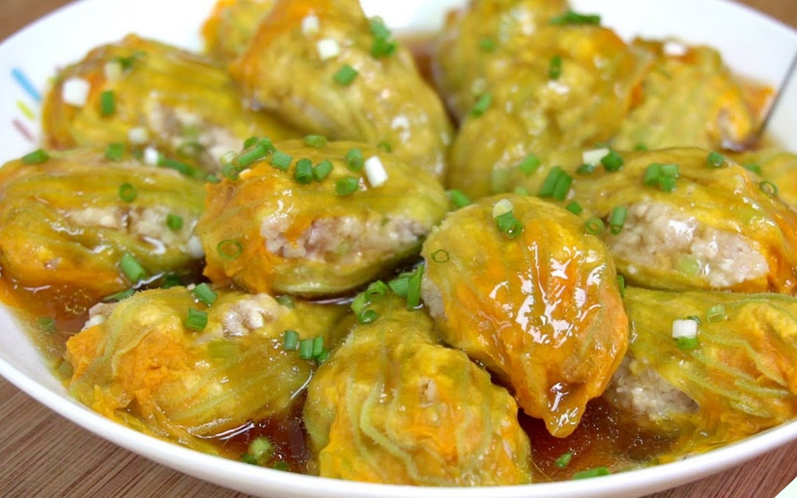 Loại hoa xưa rụng thối gốc chả ai ăn nay lại thành đặc sản, đem nấu món giòn giòn cả nhà thi nhau gắp - Ảnh 2.