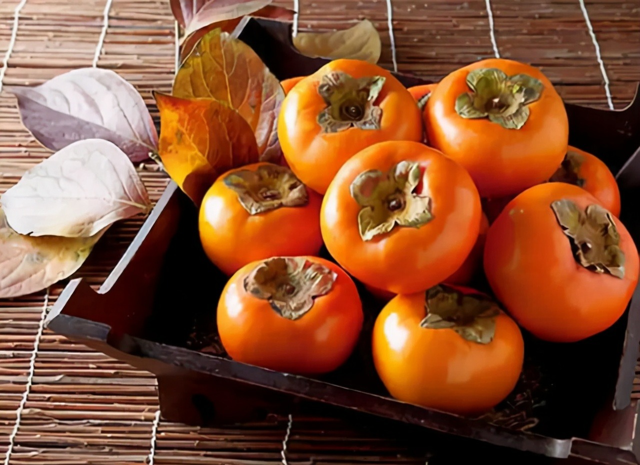 Người xưa nói: "1 quả hồng chứa 10 vị thuốc bổ", mùa thu ăn hồng quá đỉnh - Ảnh 5.