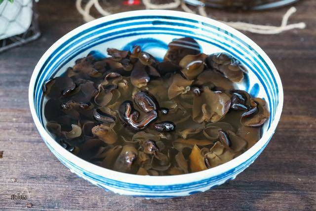 5 loại rau có thể có "độc tố", bác sĩ khuyên nên chần qua trước khi chế biến - Ảnh 6.