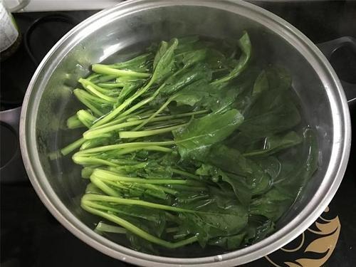 5 loại rau có thể có "độc tố", bác sĩ khuyên nên chần qua trước khi chế biến - Ảnh 8.