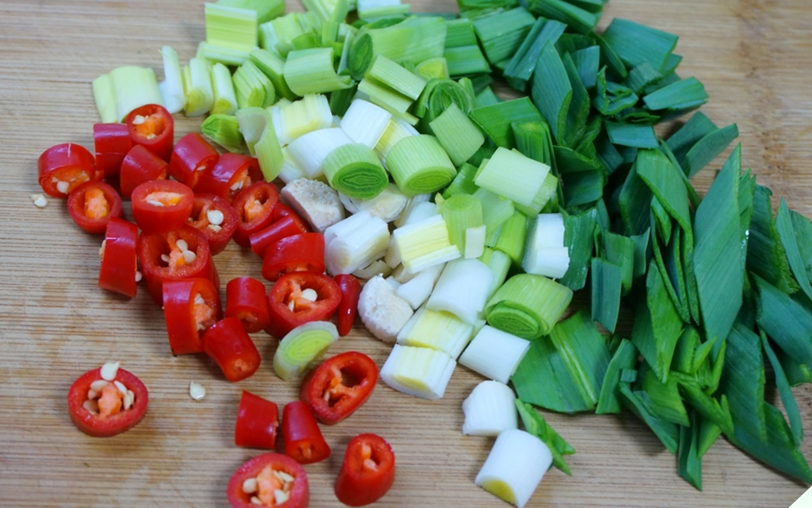 Một thứ của con gà được ví là “siêu thực phẩm”, mua về xào với quả dài dài vừa bổ tim vừa dưỡng mắt - Ảnh 7.