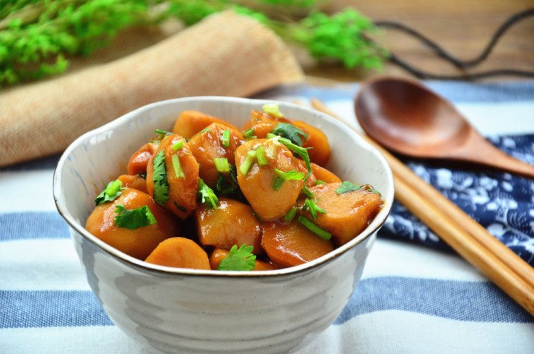 Loại củ siêu ngứa ai cũng sợ lúc sơ chế, đem kho thế này được món ngon cuốn lưỡi hơn cả thịt - Ảnh 8. Loại củ siêu ngứa ai cũng sợ lúc sơ chế, đem kho thế này được món ngon cuốn lưỡi hơn cả thịt - Ảnh 8.
