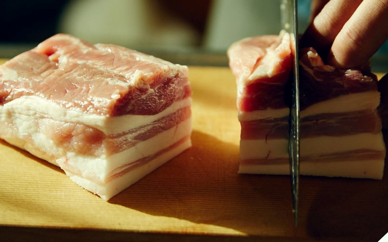 3 loại gia vị là “cấm kỵ” khi luộc thịt, nhiều người không biết vẫn cho vào, chẳng trách khi ăn bị bã, mùi tanh - Ảnh 3.