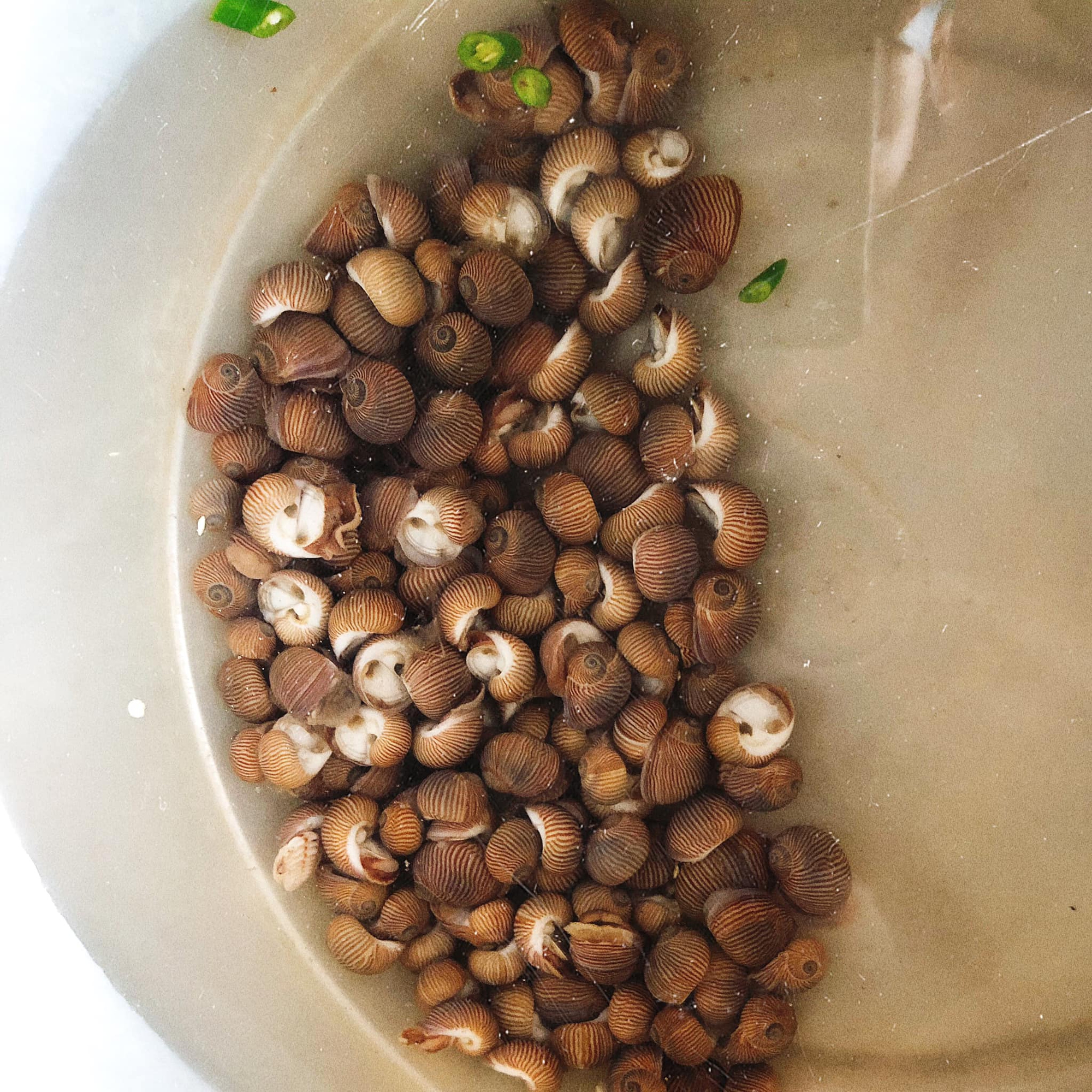 Mẹo nhỏ làm món ốc mỡ xào sả ớt thơm ngon nức mũi - Ảnh 2.