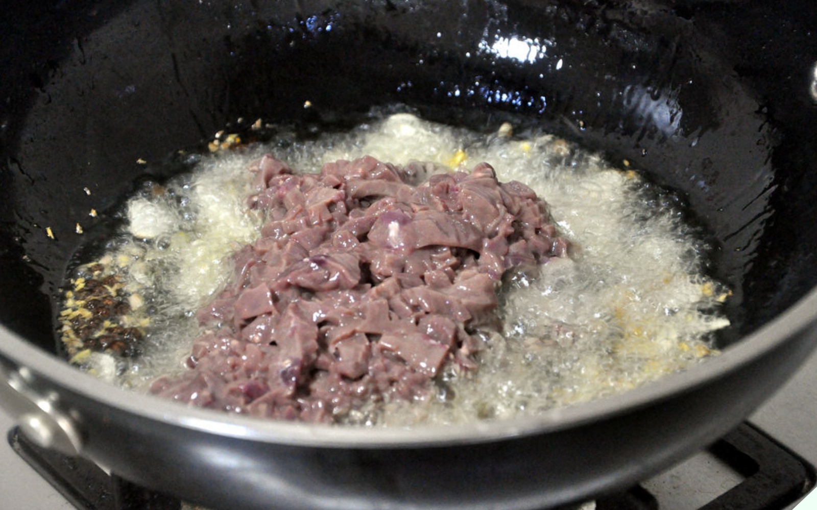 Cả con lợn chỉ có 4 lạng, mua về xào cho chồng ăn cực bổ thận, hải sâm cũng không tốt bằng - Ảnh 10.