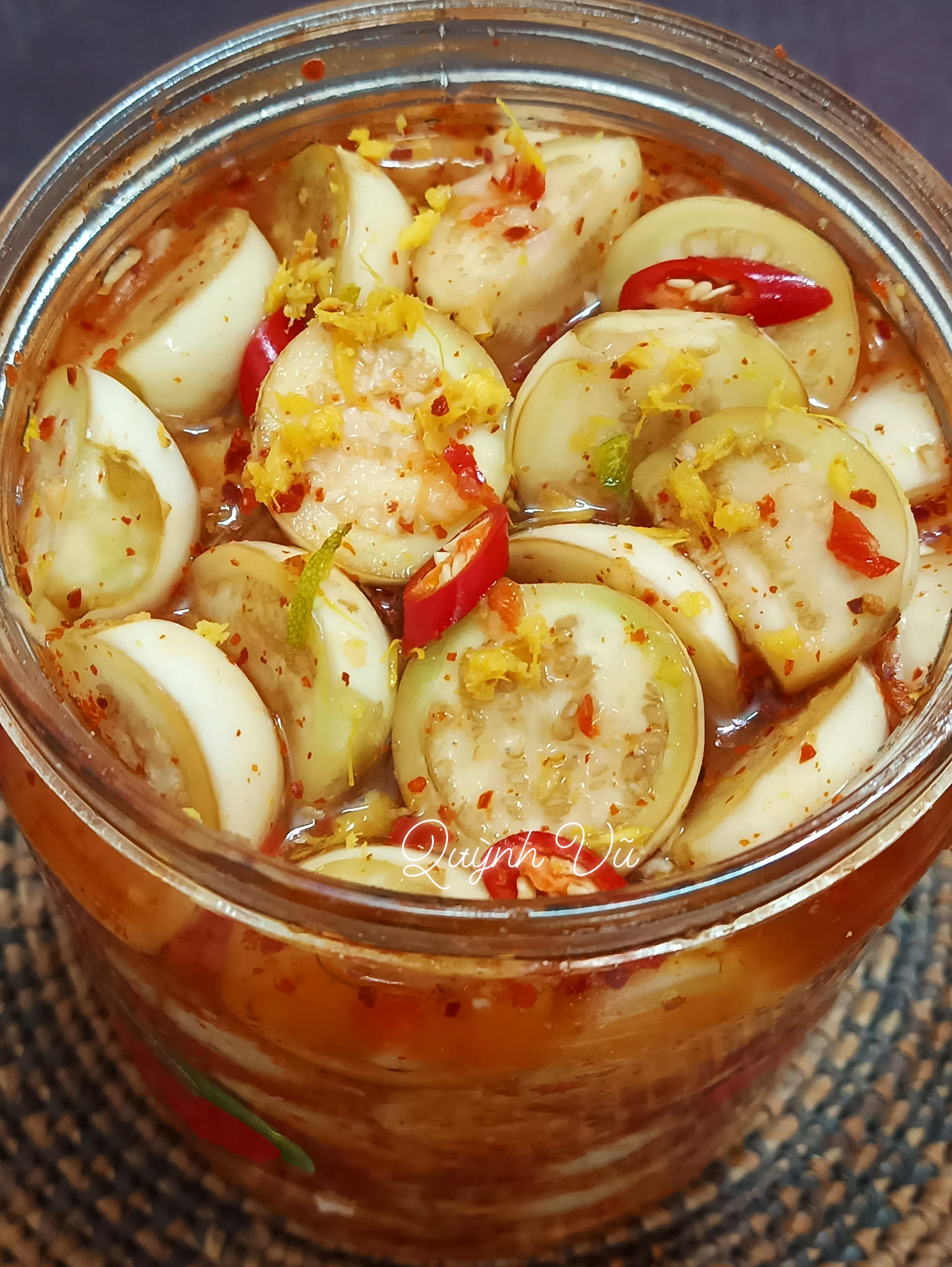 Bí quyết làm cà pháo muối chua ngọt trắng phau, giòn tan chống ngán ngày Tết - Ảnh 6. Bí quyết làm cà pháo muối chua ngọt trắng phau, giòn tan chống ngán ngày Tết - Ảnh 6.