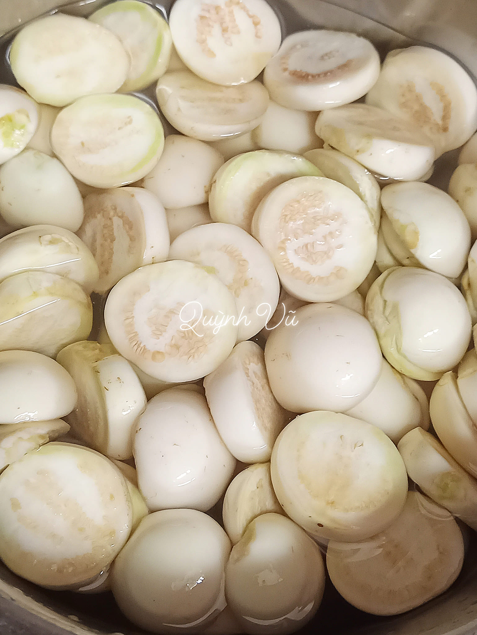 Bí quyết làm cà pháo muối chua ngọt trắng phau, giòn tan chống ngán ngày Tết - Ảnh 4. Bí quyết làm cà pháo muối chua ngọt trắng phau, giòn tan chống ngán ngày Tết - Ảnh 4.