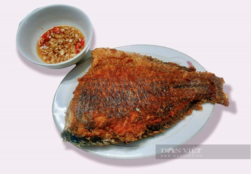 Tuyệt chiêu chiên cá rã đông nguyên con giòn rụm, không bị bắn dầu, không nát - Ảnh 1. Tuyệt chiêu chiên cá rã đông nguyên con giòn rụm, không bị bắn dầu, không nát - Ảnh 1.
