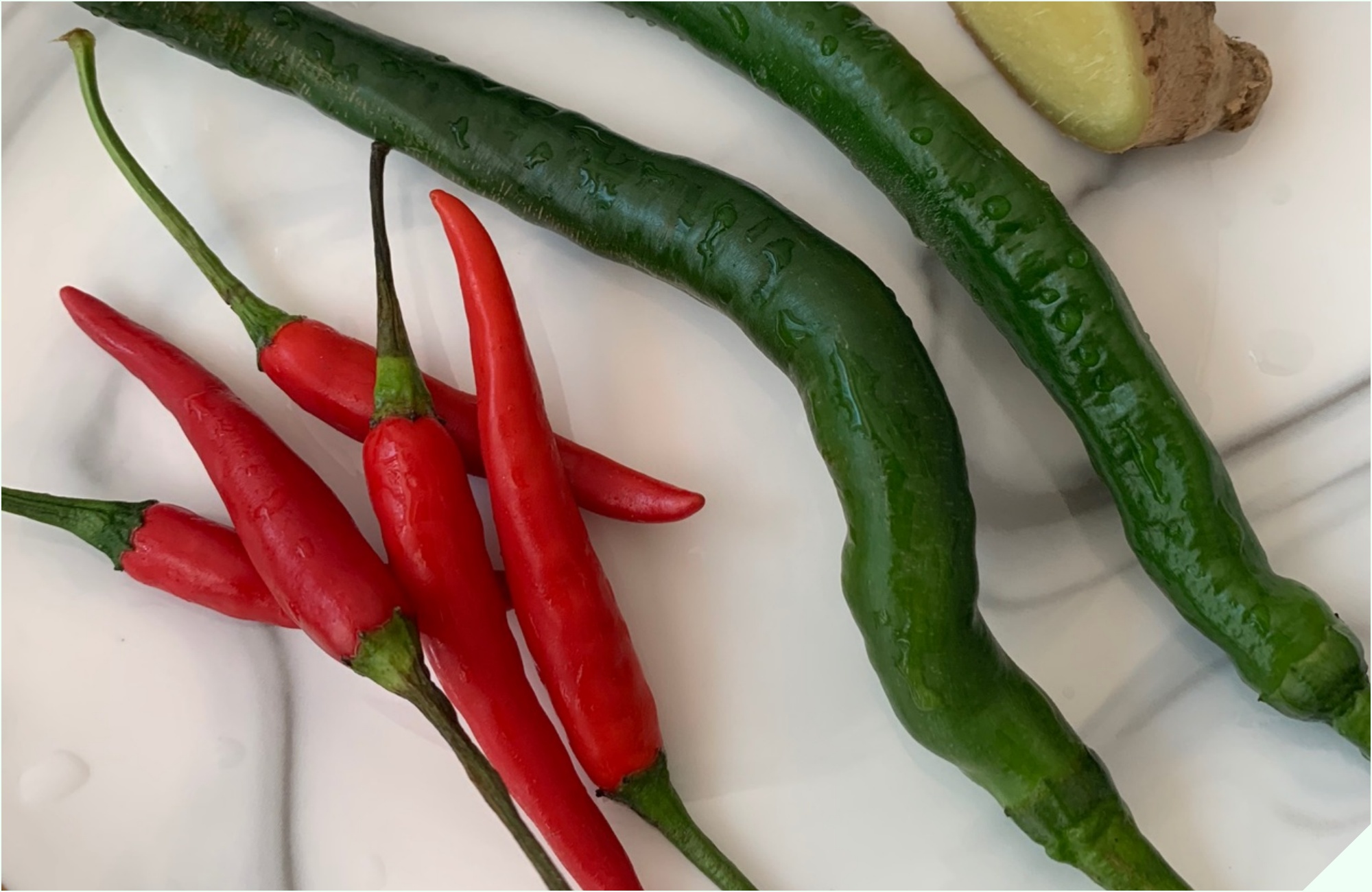 Đi chợ gặp loại thịt được ví như “vị thuốc mùa đông” mua về nấu cùng quả dài ngoằng thành món cay cay, lớn nhỏ - Ảnh 3.