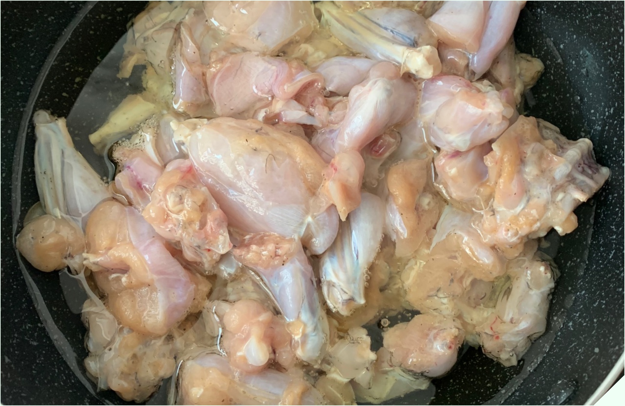 Đi chợ gặp loại thịt được ví như “vị thuốc mùa đông” mua về nấu cùng quả dài ngoằng thành món cay cay, lớn nhỏ - Ảnh 12.