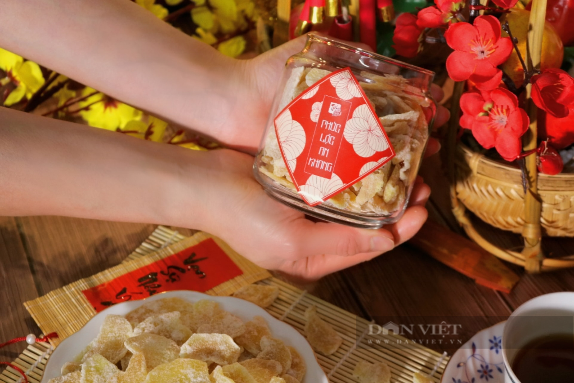 Làm mứt gừng nhớ cho vài giọt nước của loại quả này để thành phẩm lên màu đẹp, thơm ngọt dễ ăn - Ảnh 4.