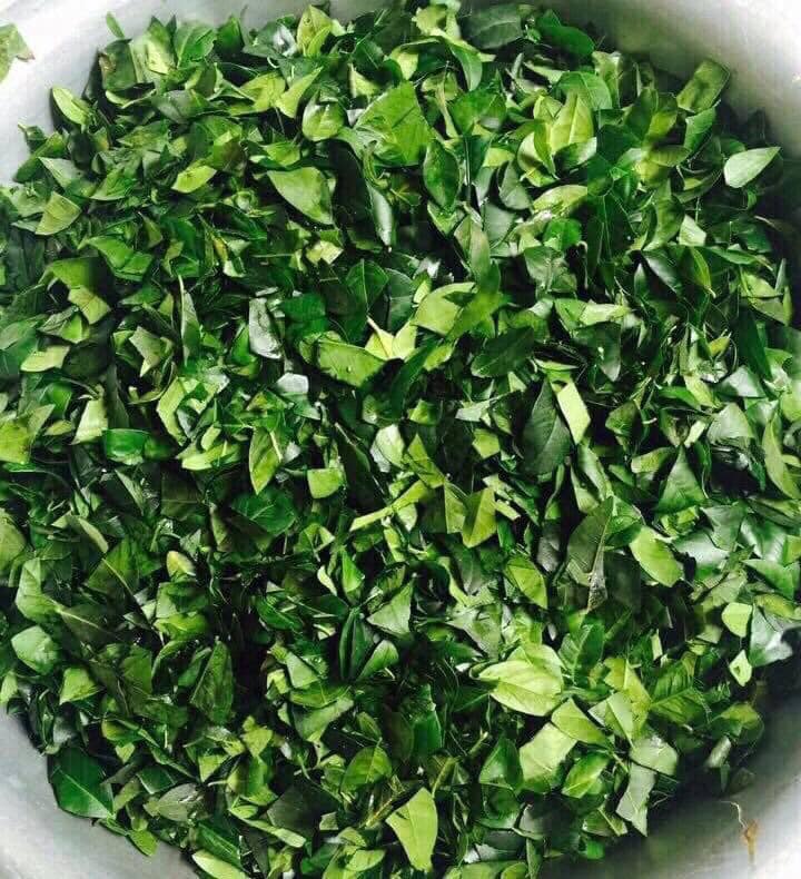 Bí quyết làm khô gà lá chanh không bị khô, lên màu đẹp (món Tết) - Ảnh 3.